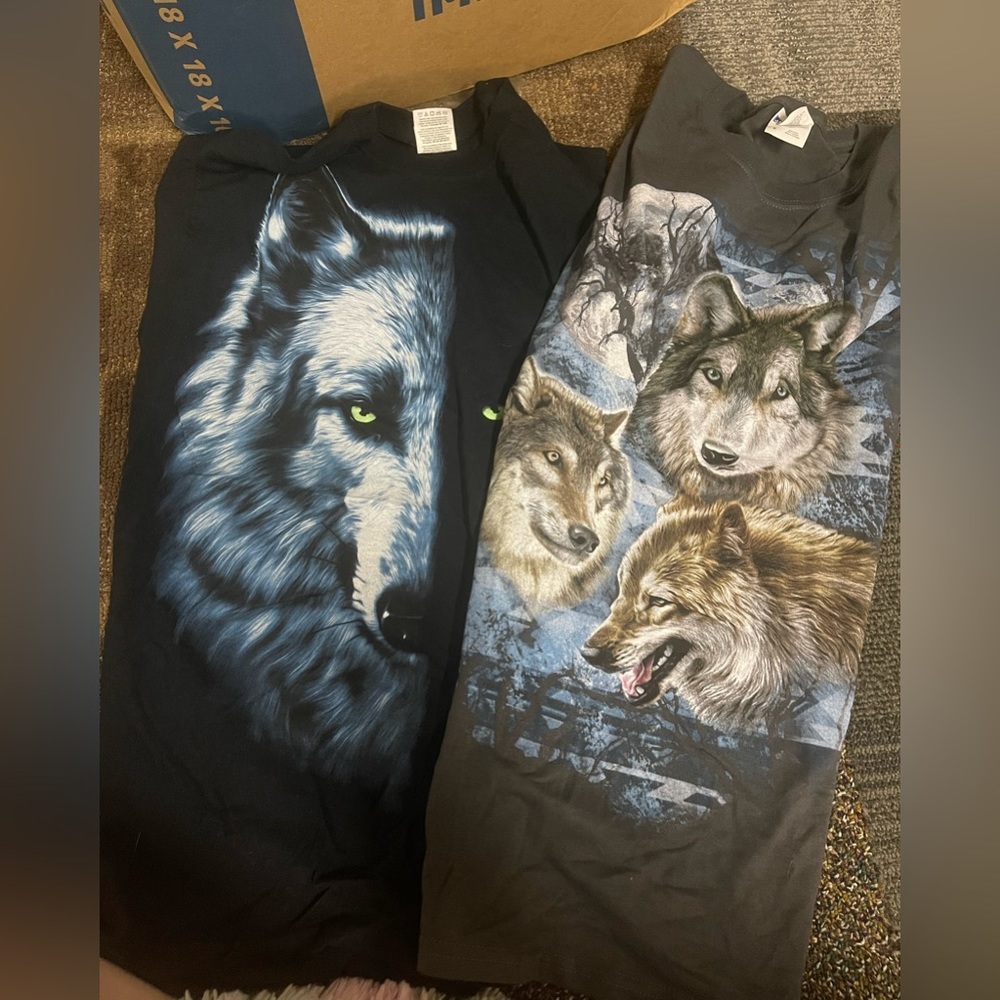 Wolf graphic T-shirts - Picture 5 of 5